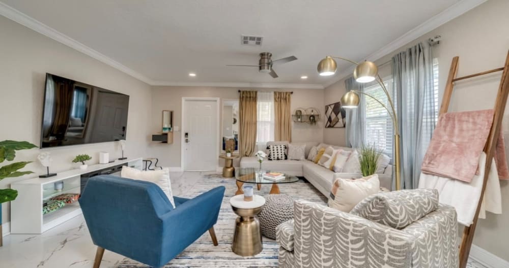Beautiful Home in Ft. Lauderdale! 10 min away from the beach - Picture 3