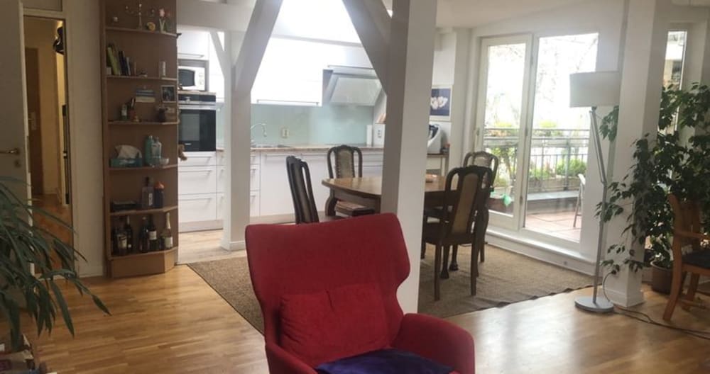 Quarto tranquilo e bonito, 21 m² em um apartamento brilhante no sótão - Foto 10