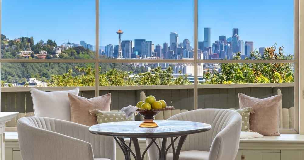 NEW! 4BR Lodge 10 min. to Downtown and Space Needle, sleeps 12 - Foto 4