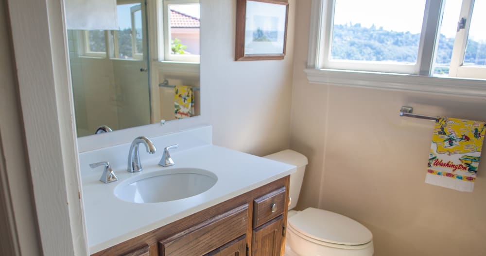 NEW! 4BR Lodge 10 min. to Downtown and Space Needle, sleeps 12 - Foto 12