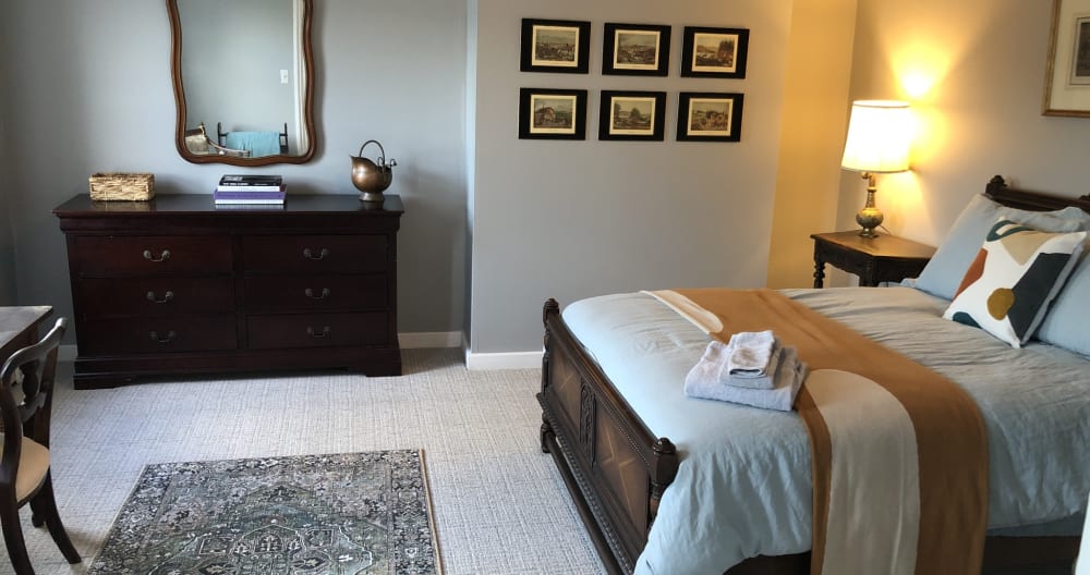 Room in Historic Victorian House in Coxsackie, NY Gay