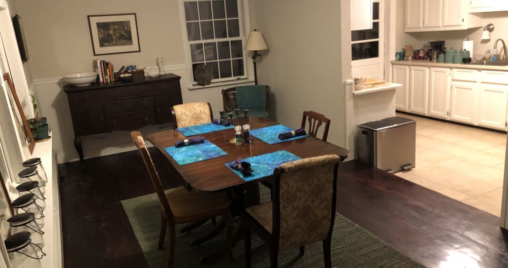 Room in Historic Victorian House in Coxsackie, NY Gay