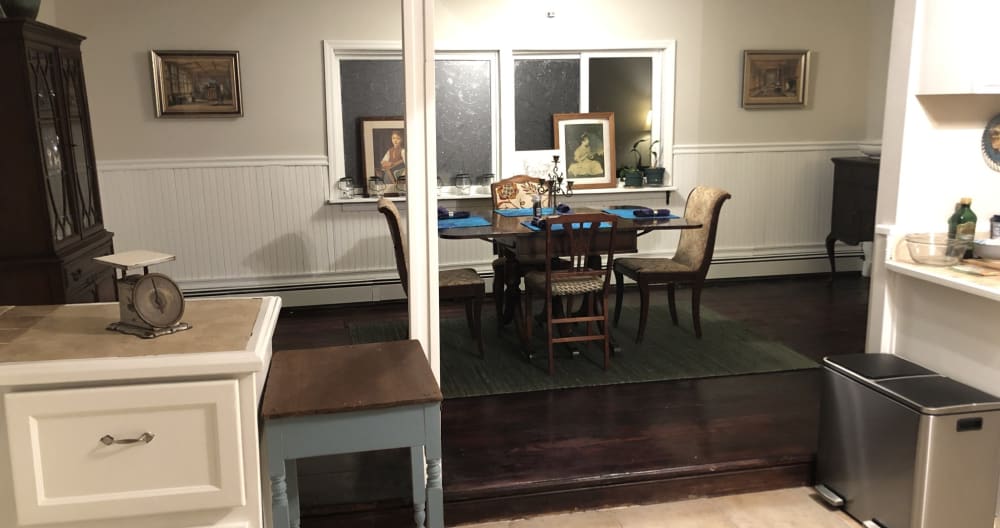 Room in Historic Victorian House in Coxsackie, NY Gay