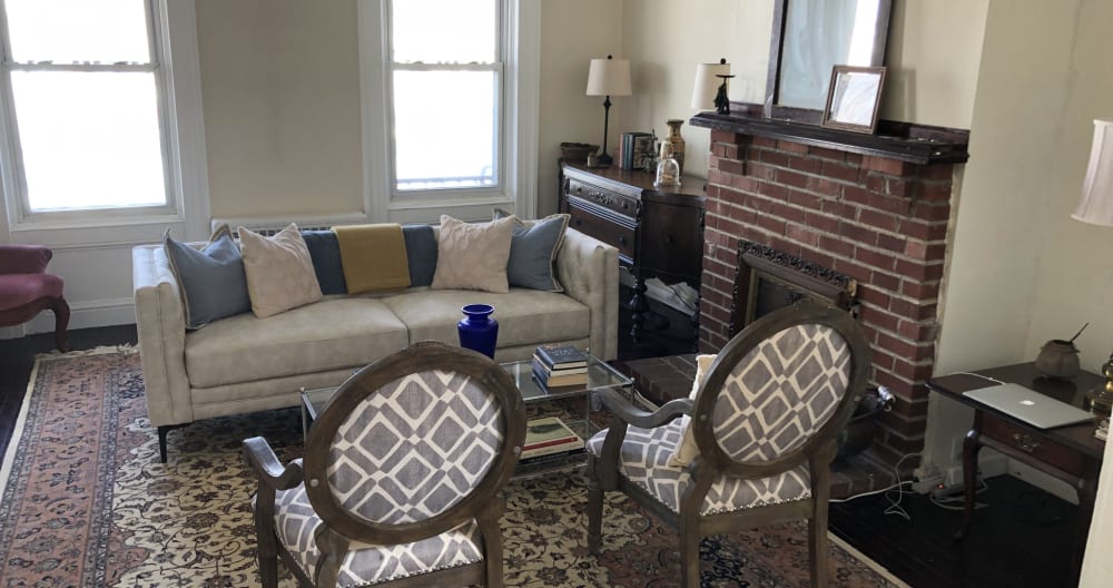 Room in Historic Victorian House in Coxsackie, NY Gay