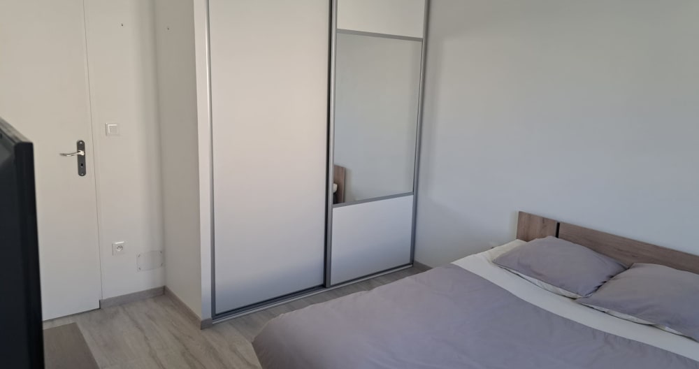 Chambre et salle de bain privées dans une villa spacieuse, au calme.
- Photo 3