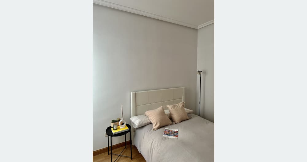 Habitación doble, luminosa y cómoda en el mejor barrio de Madrid. - Foto 4