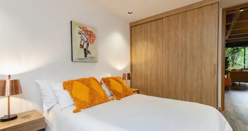 Spacious Luxe Apartment in Exclusive Provenza - El Poblado District - Picture 12
