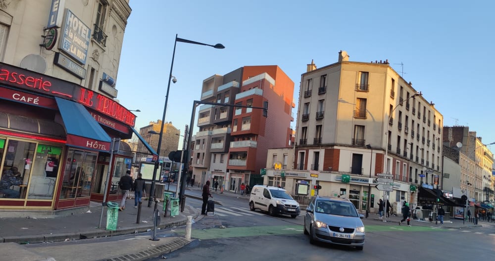 Chambre dans un appartement de standing au pied du métro 7 Logement