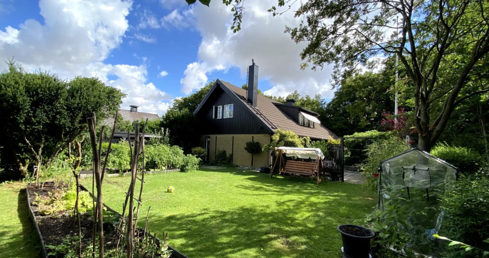 Peaceful, spacious villa with a friendly cat Gay to