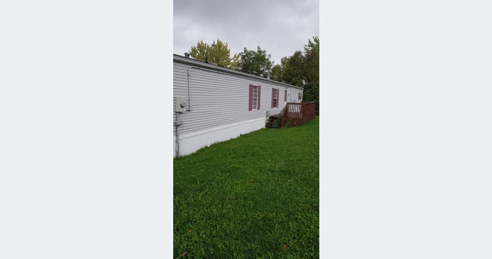 Cozy renovated trailer home in puslinch Gay to rent in Hamilton