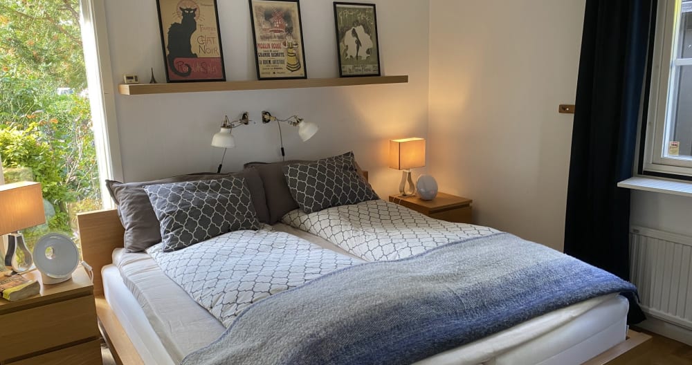 Peaceful, spacious villa with a friendly cat Gay to