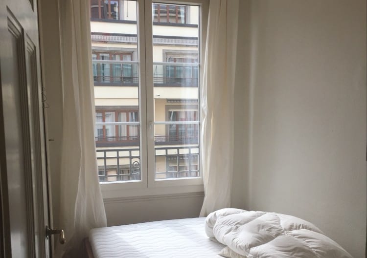 small double room in lovely central flat for rent  - Picture 1