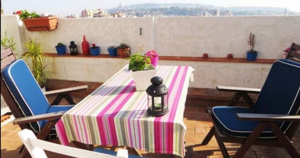 Apartment with terrace and beautiful views - Picture 1