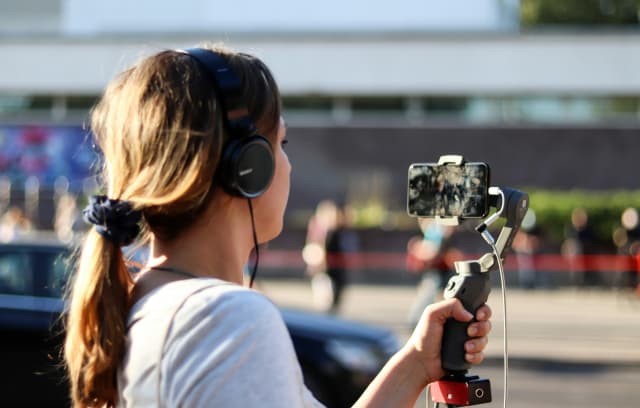 Virtual Cultural Workshops: Benefits of Online Education