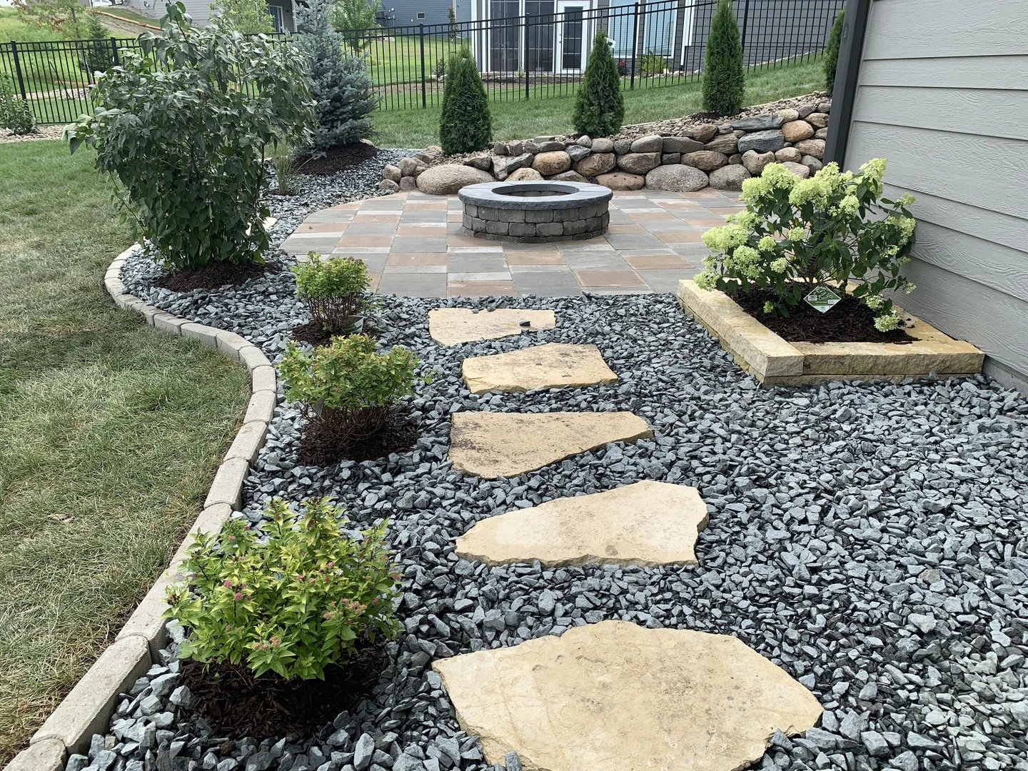 Hardscaping & Patios thumbnail 5