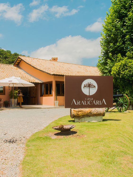 A Casa Araucária em São Roque