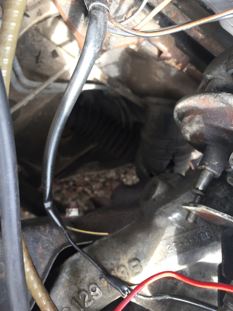 what are the 2 wires on a carburetor