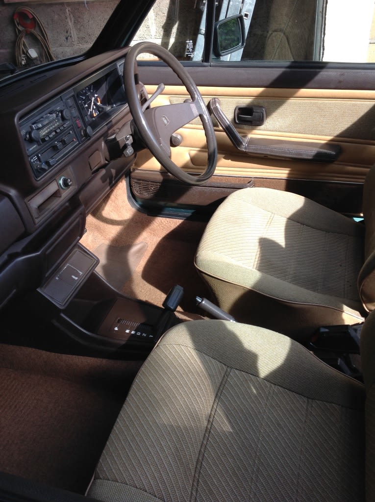 IMG_1031 cabrio front int.JPG IMG_1031 cabrio front int.JPG