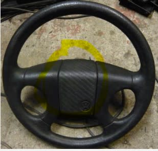 Steering wheel - horn button.jpg