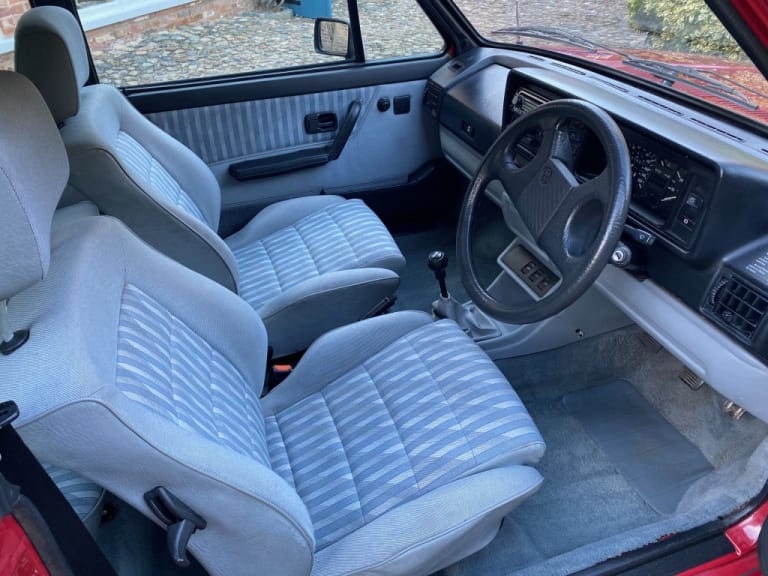 11. Interior.jpeg 11. Interior.jpeg