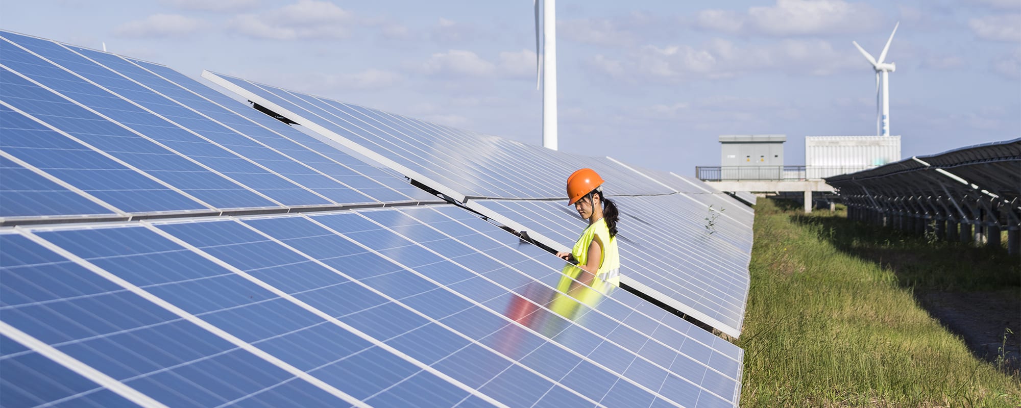 Connecting and protecting energy storage systems