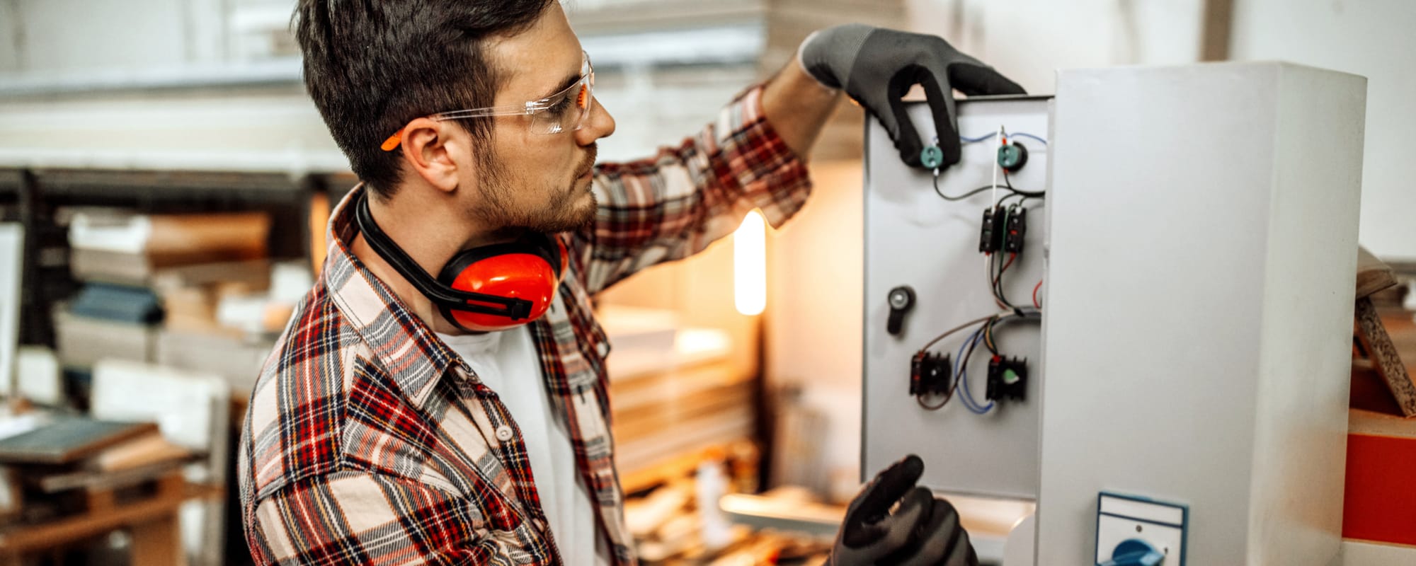 Circular plastic connectors shine in harsh industrial environments
