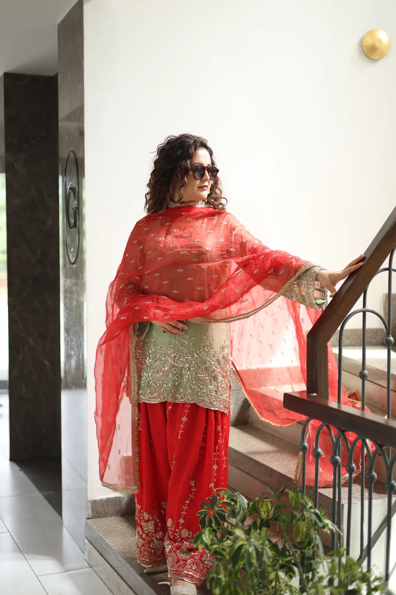 Laal Noor Farshi Salwar Suit