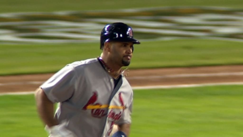 Pujols' three homers ties record