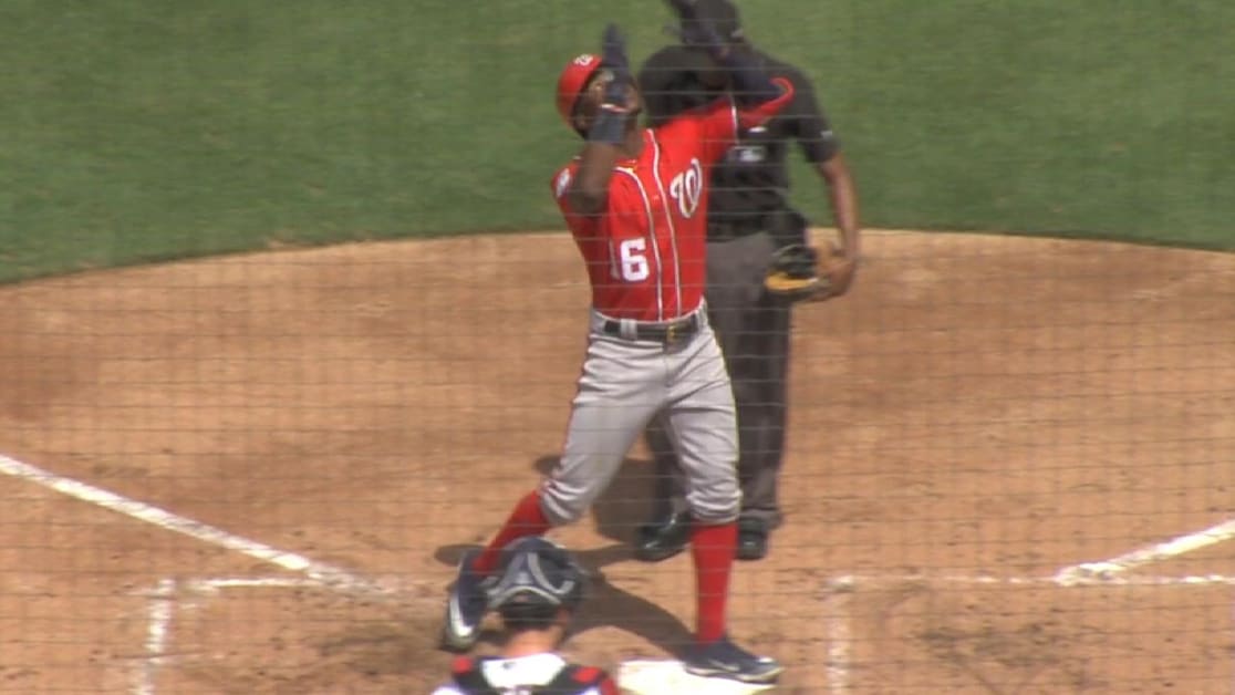 Robles' two-run homer