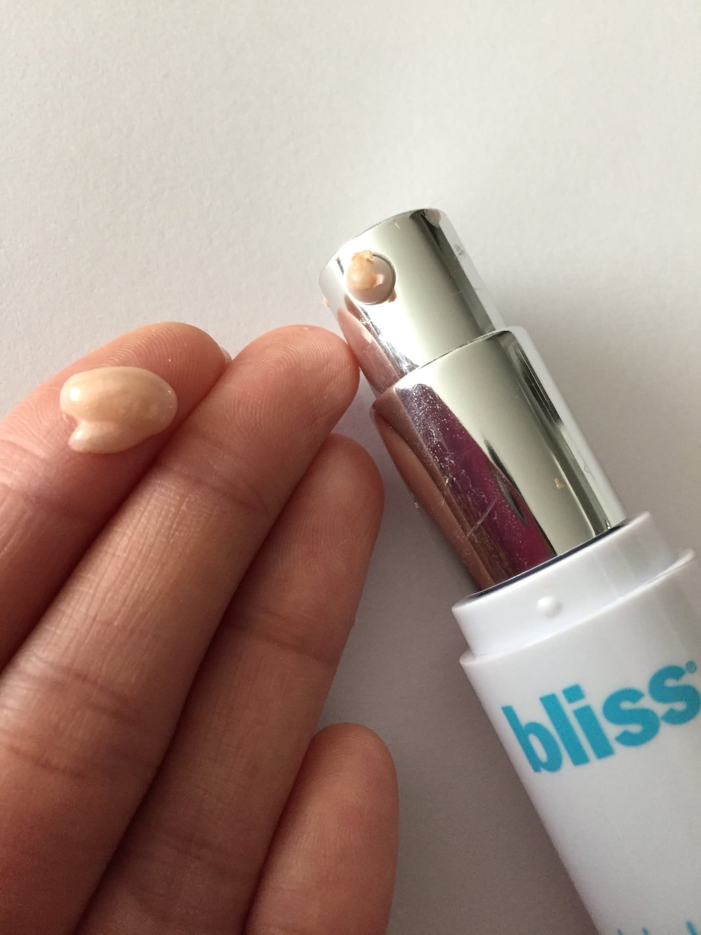 bliss-triple-oxygen-radiant-protection-energizing-serum-review-texture