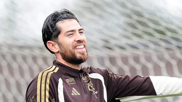 Raul Plassmann defende Rossi e minimiza falhas do goleiro no Flamengo