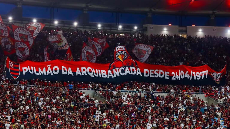 Flamengo vence Fluminense no Maracanã e se mantém na liderança do Brasileirão