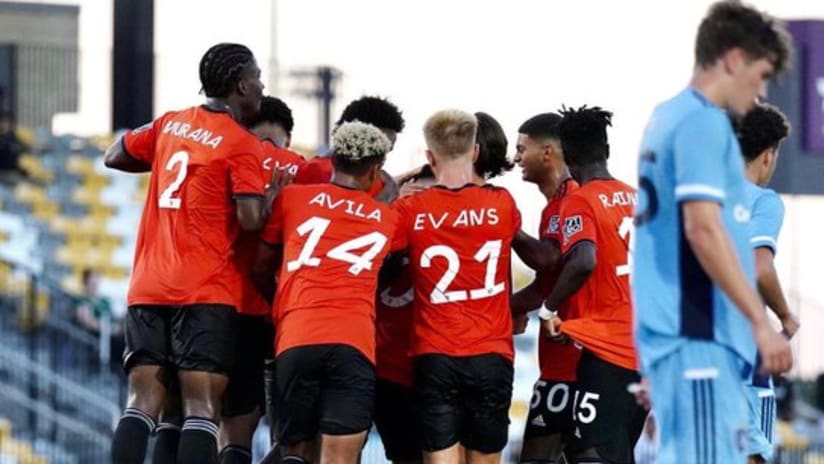 Houston Dynamo 2 keeps pace in heated Western Conference with 3-0 win over SKC II