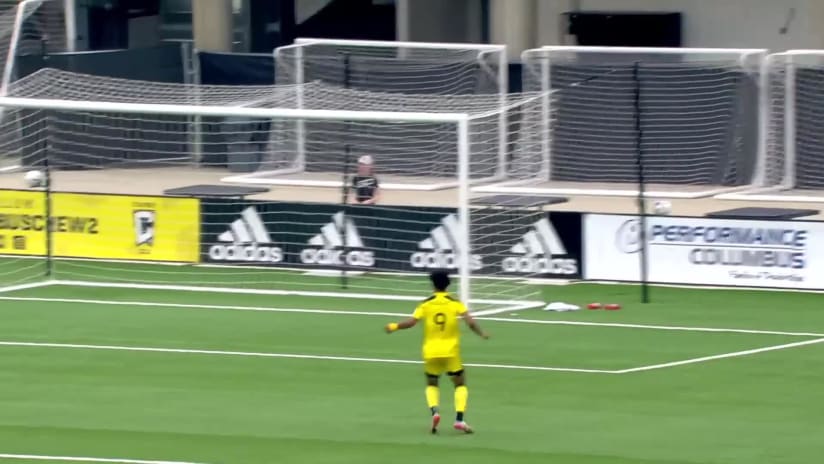 GOAL: Michael Vang, Columbus Crew 2 - 15th minute