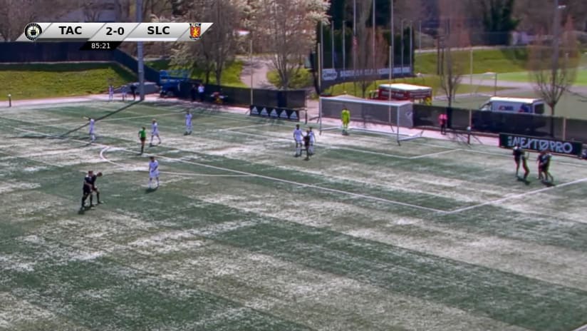 Alfonso Ocampo-Chávez nets the 3rd goal for Defiance and they lead Monarchs 3-0