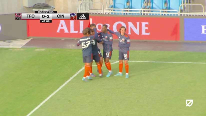 GOAL: Marcel Ruszel, FC Cincinnati 2 - 47th minute