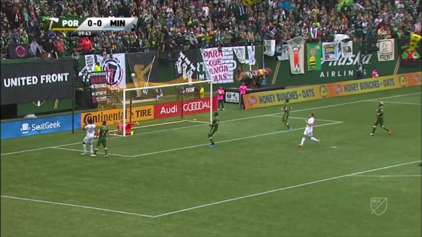 SHOT: Mason Toye header just misses the top corner