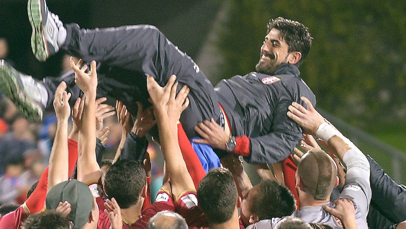 Veljko Paunovic - Serbia - U-20 World Cup - Hoisted by celebrating team