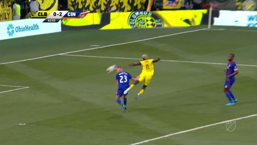PK FOUL: Gyasi Zardes draws penalty from a cross