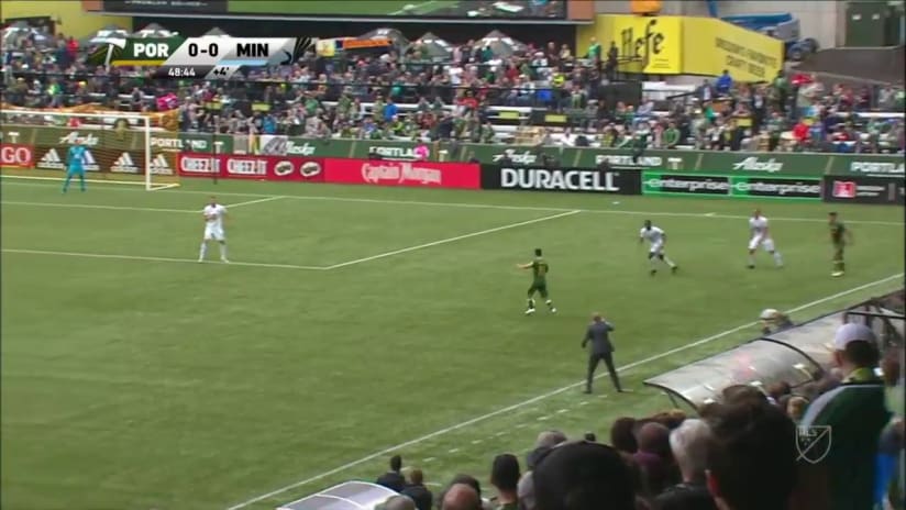 Sebastián Blanco with a great shot to the post vs. Minnesota United FC!