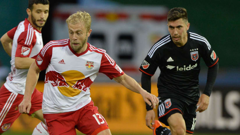 Mike Grella - New Yorkd Bulls - Dribbles vs. D.C. United