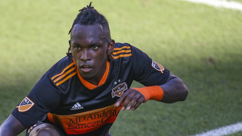 Alberth Elis - Houston Dynamo - celebrating