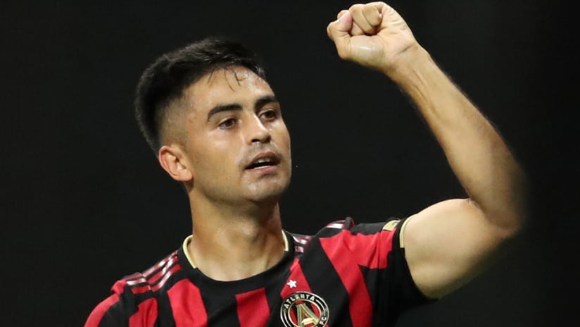 Pity Martinez - Atlanta United - arm raised