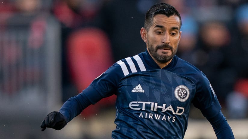 Maxi Moralez - NYCFC - focused on ball