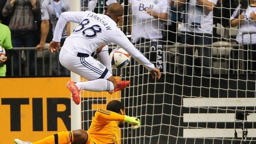 Carl Robinson's faith in new Vancouver Whitecaps striker Robert Earnshaw pays off vs. Portland Timbers