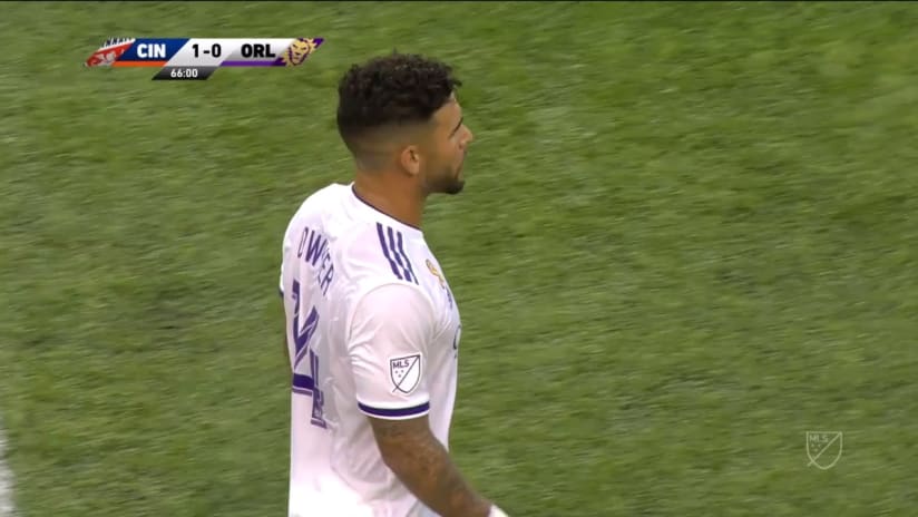 SAVE: Przemyslaw Tyton handles Dom Dwyer's turning shot