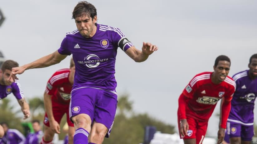 Kaká scores preseason penalty kick for Orlando