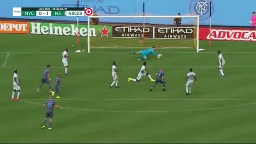 SAVE: Matt Turner dives to corral an Alexander Ring effort