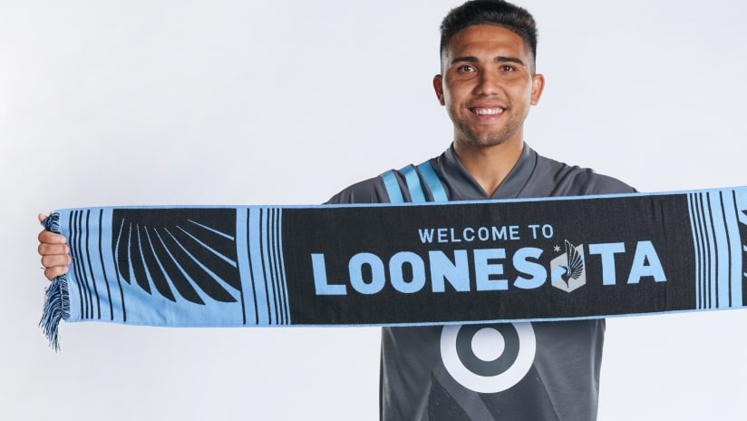 Bebelo Reynoso w/ scarf - minnesota united