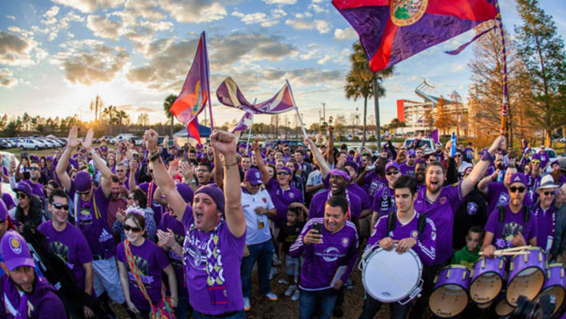 Orlando City fans wait for open practice